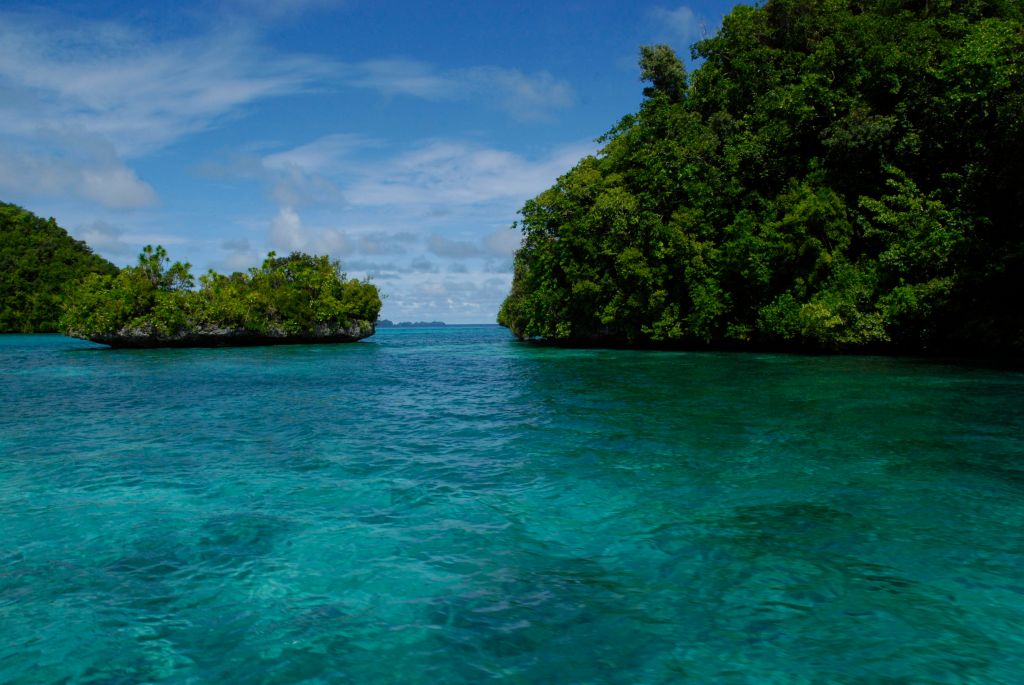 Palau kayalıkları yaşanmaya müsait değil ama mutlaka görülmeli