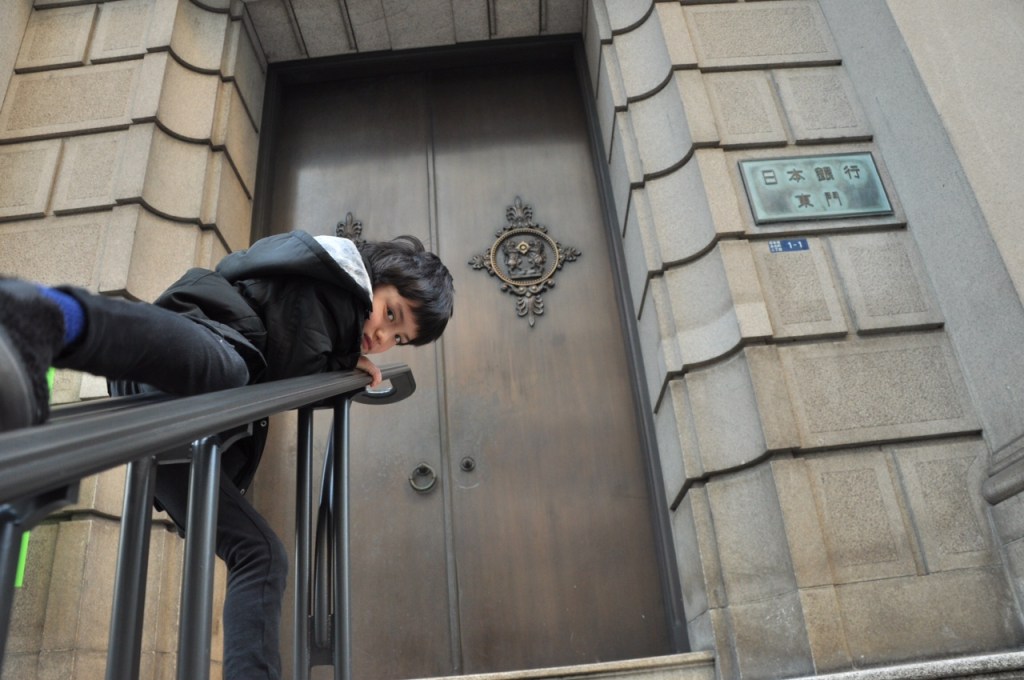 BoJ, Japon ekonomisinden kronik deflasyonu sökmek için ucu açık politikalara&nbsp;geçiyor