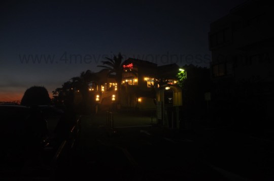 Morito Plajından Fuji Dağına bakan Denny's