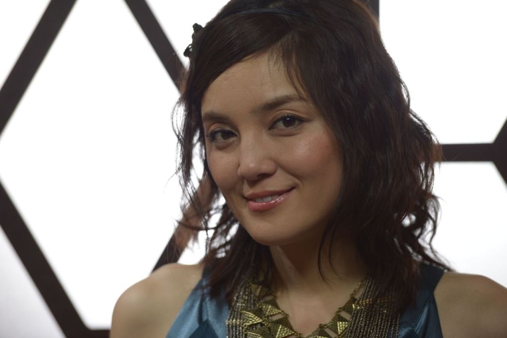 Modellik yapan genç hanımlardan bir tanesi