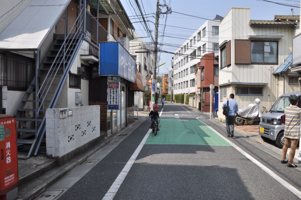 Pazar sabahı buraları bomboş. Hava da "henüz" çok güzel