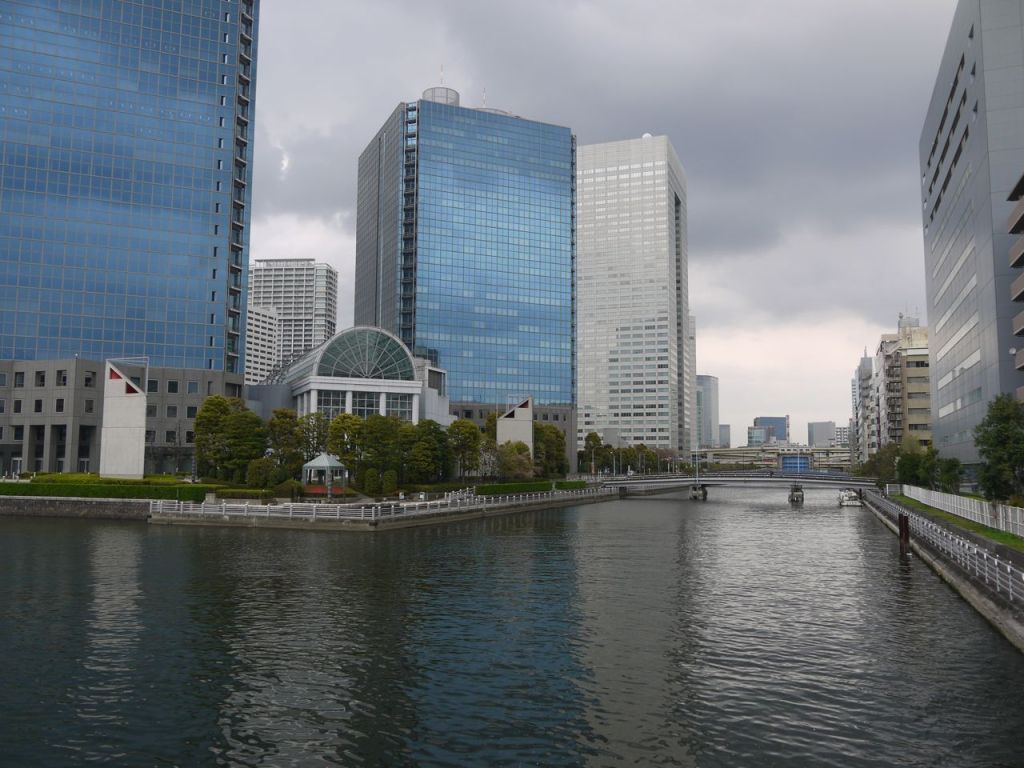 Tokyo'nun kanalları şehrin içinde kılcal damarlar gibi yayılmıştır