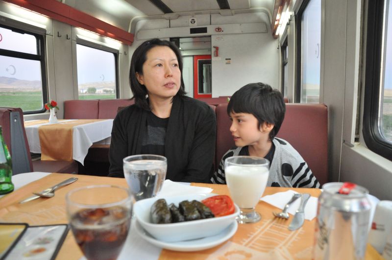 Mavi Tren'de yemekli vagon. Kahvaltı