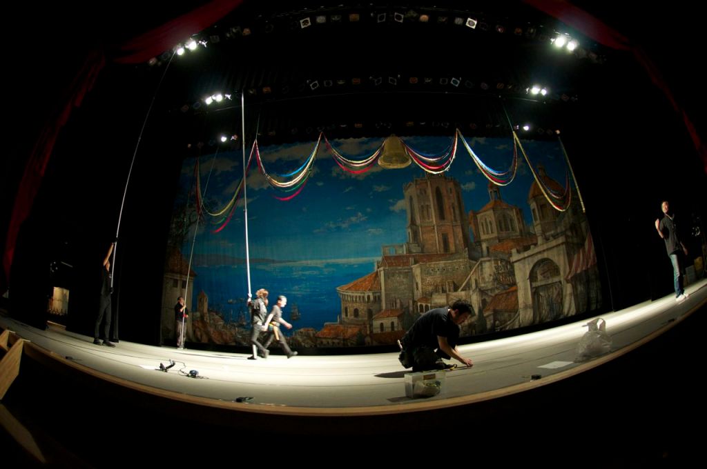 Sahne hazırlanıyor