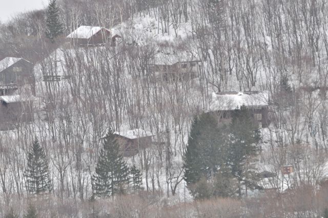 Yamaçlarda dağ evleri