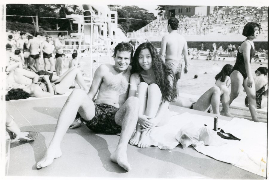 Bir hatıra. O zamanlar kız arkadaşımdı. Tanıştıktan bir yıl, evlenmeden iki yıl önce