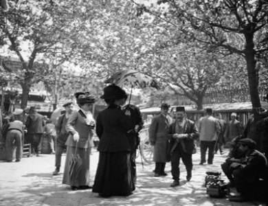 Orada bir His var&nbsp;Uzakta