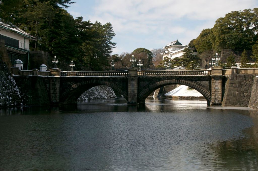 Sarayın Hibiya tarafından görünüşü