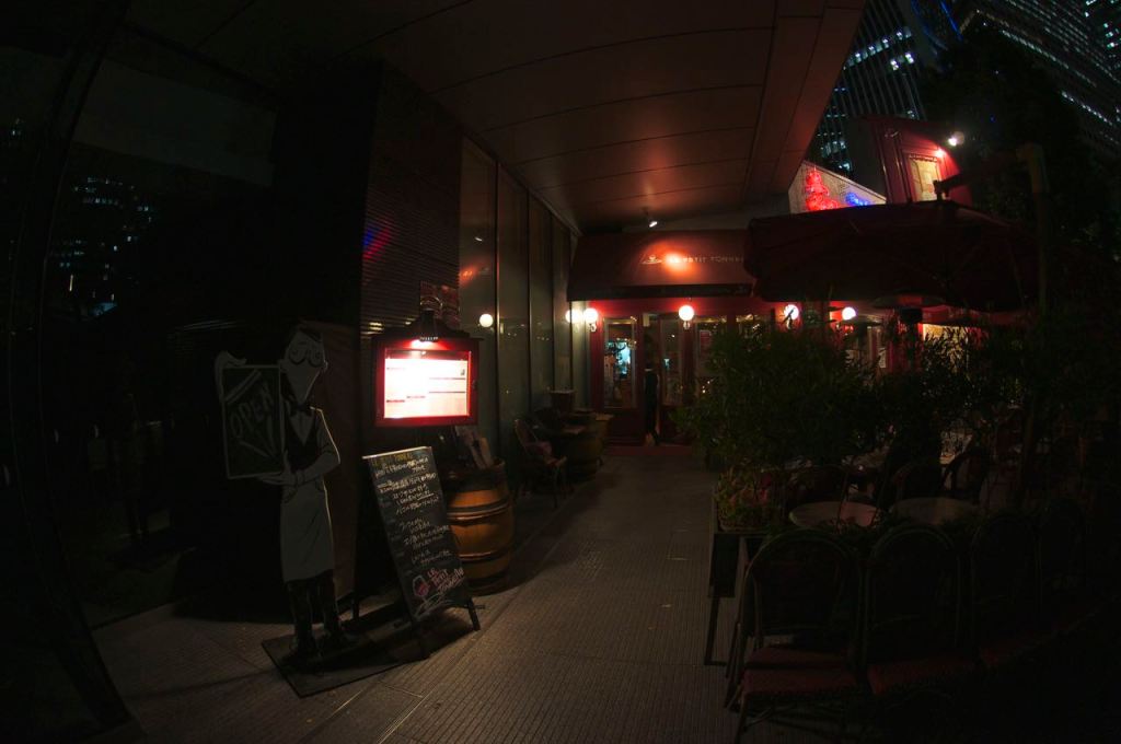 Le Petit Tonneau- Dışarıdan