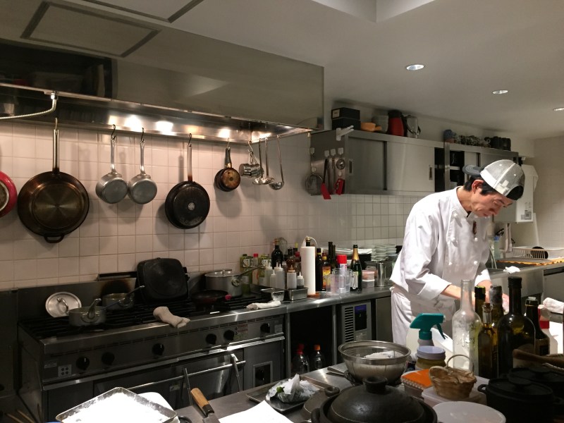 Şef Kuramachi iş üstünde