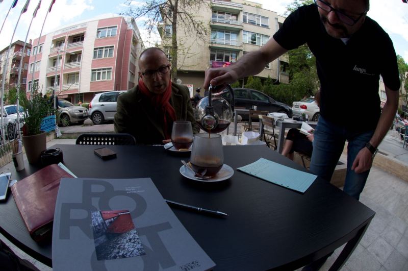 Kahve eşliğinde derin muhabbet