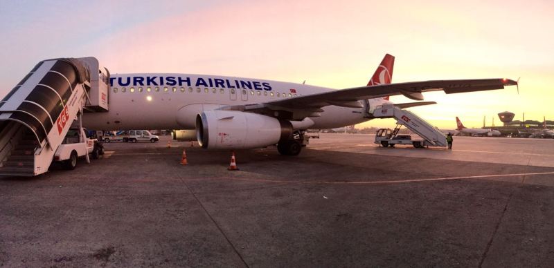 Istanbul'da sabah vakti, ışıklar yükselirken