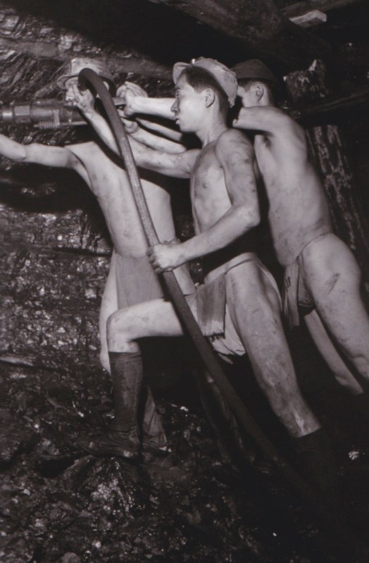 Fukushima'da madende çalışan işçi çocuklar, 1948