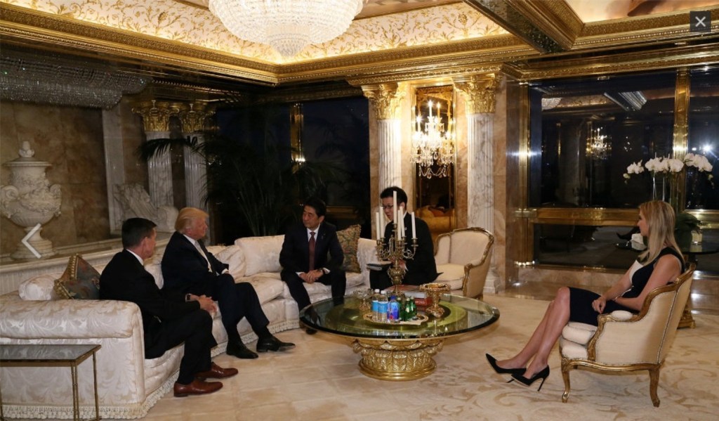 Shinzo Abe hem Trump hem de Putin ile ilişkileri geliştirme&nbsp;peşinde