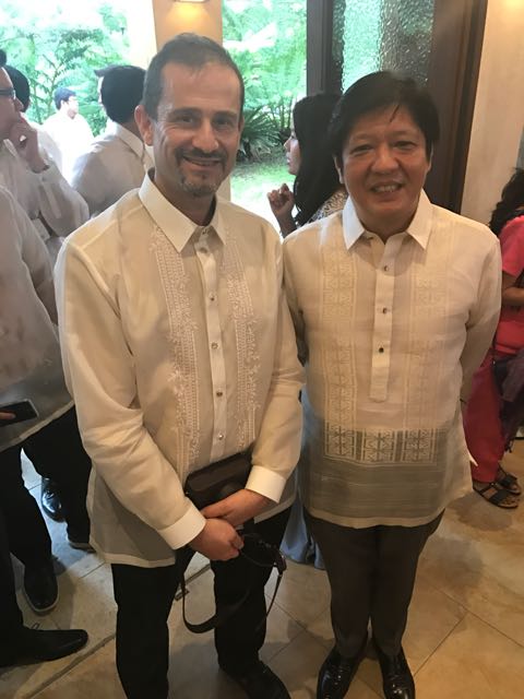 Senatör Ferdinand "Bongbong" Marcos ile beraber 